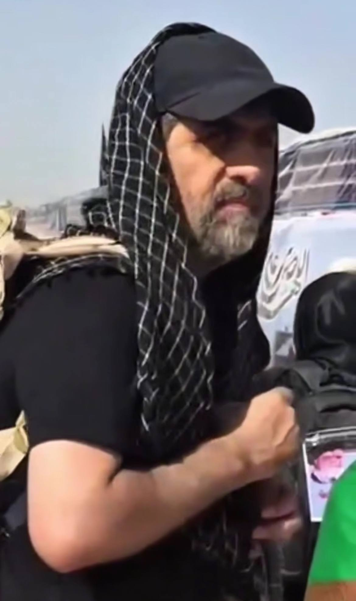 تصاویری از حضور حاج رمضان در پیادهروی اربعین/ شهید ایزدی مسئول کدام بخش از نیروی قدس بود؟