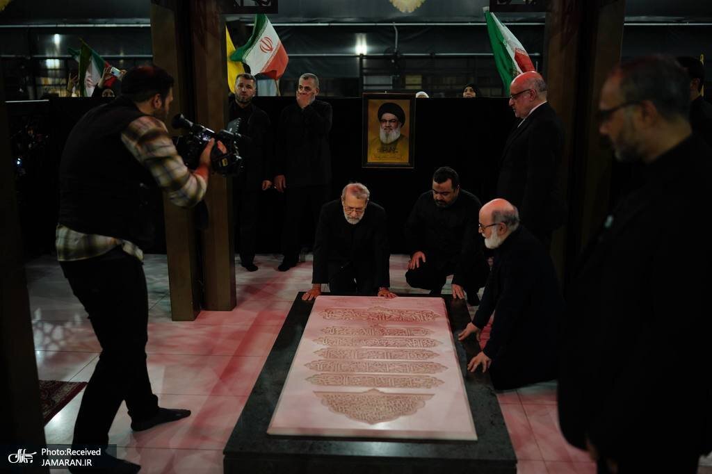 اولین تصاویر رسمی از حضور علی لاریجانی بر سر مزار سیدحسن نصرالله