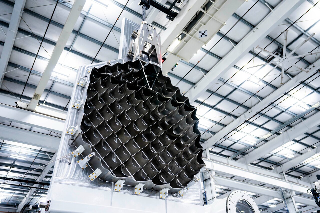 قدرتمندترین موشک جهان تغییر کرد / عکس