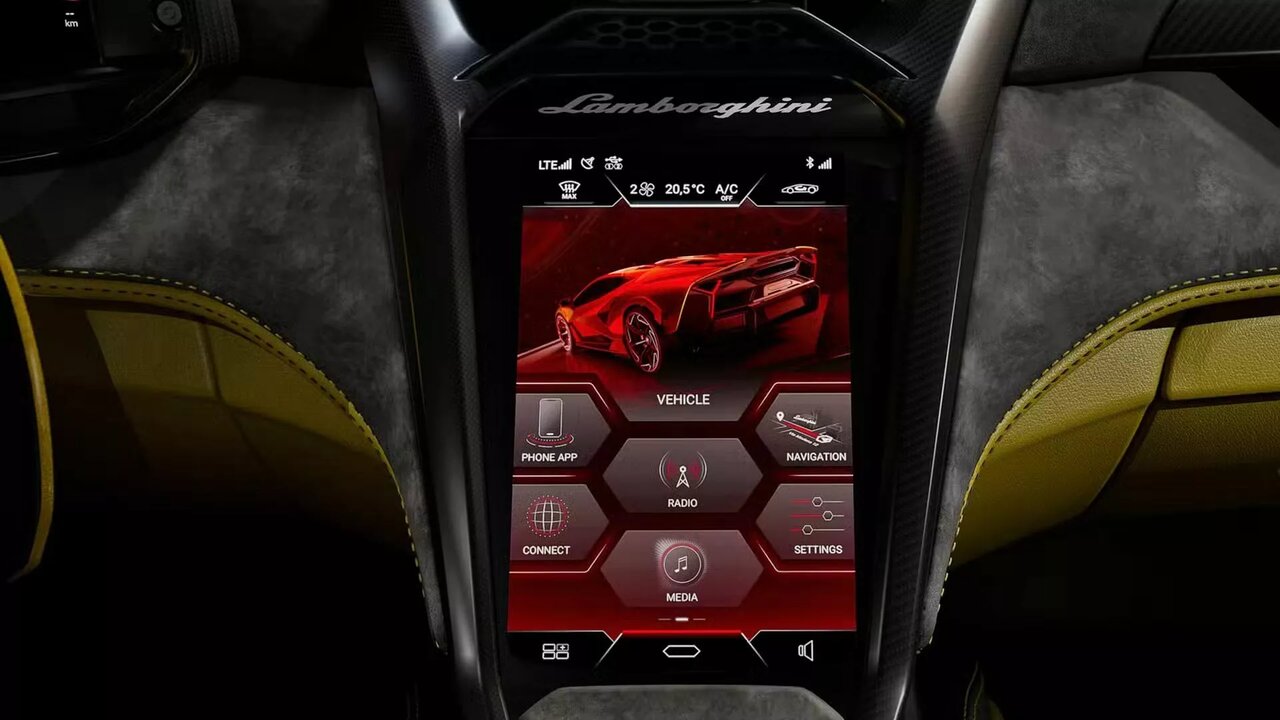 گاو خشمگین ۳٫۵ میلیون دلاری لامبورگینی به میدان آمد / عکس