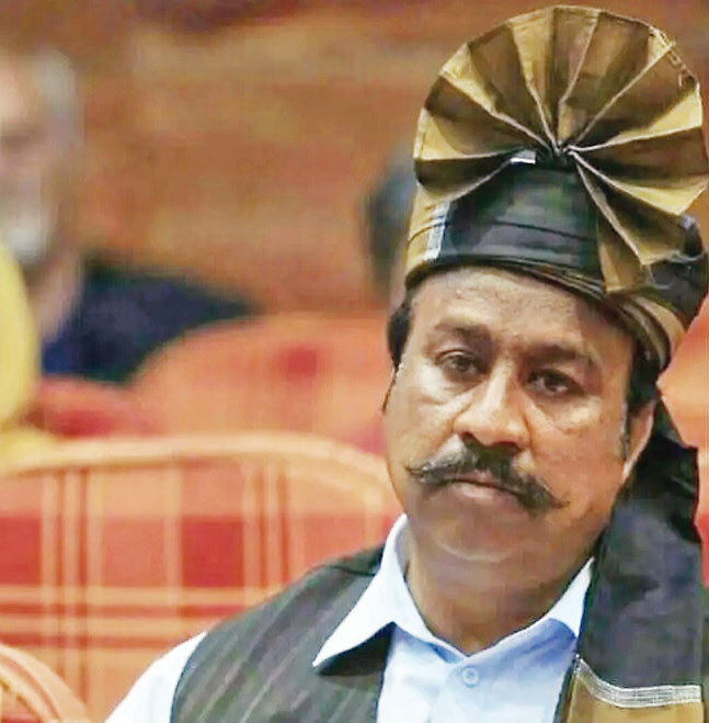 قتل خواننده مشهور بلوچ در مهمانی / قاتل فرار کرد قتل خواننده مشهور بلوچ در مهمانی / قاتل فرار کرد