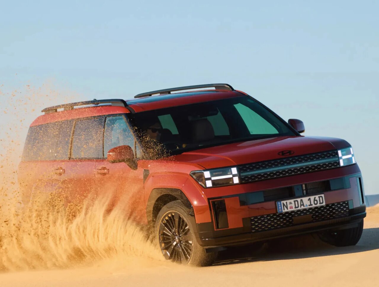 سانتافه بهتر است یا سورنتو؟ / مقایسهای بین جدیدترین شاسیبلندهای بازار /عکس