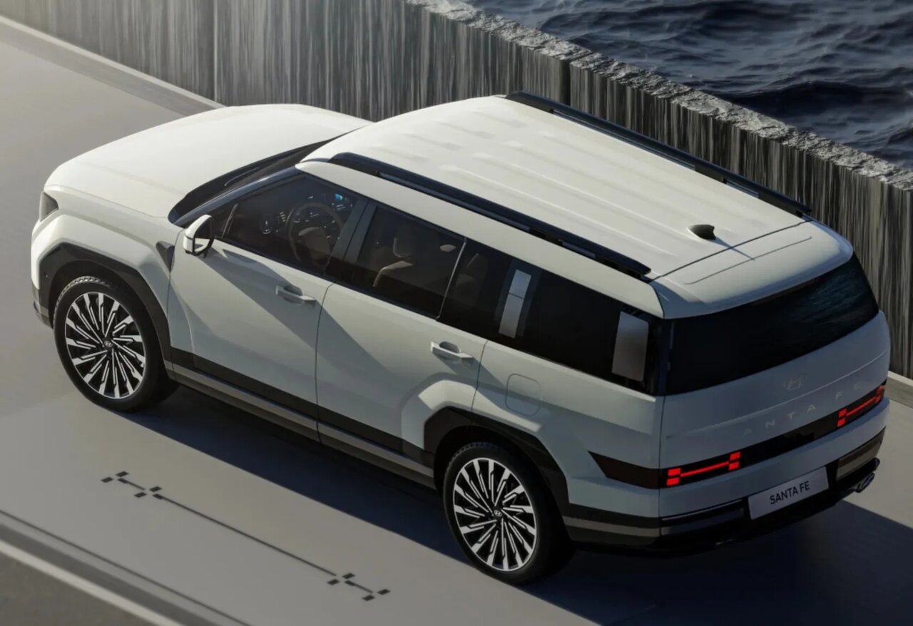 سانتافه بهتر است یا سورنتو؟ / مقایسهای بین جدیدترین شاسیبلندهای بازار /عکس