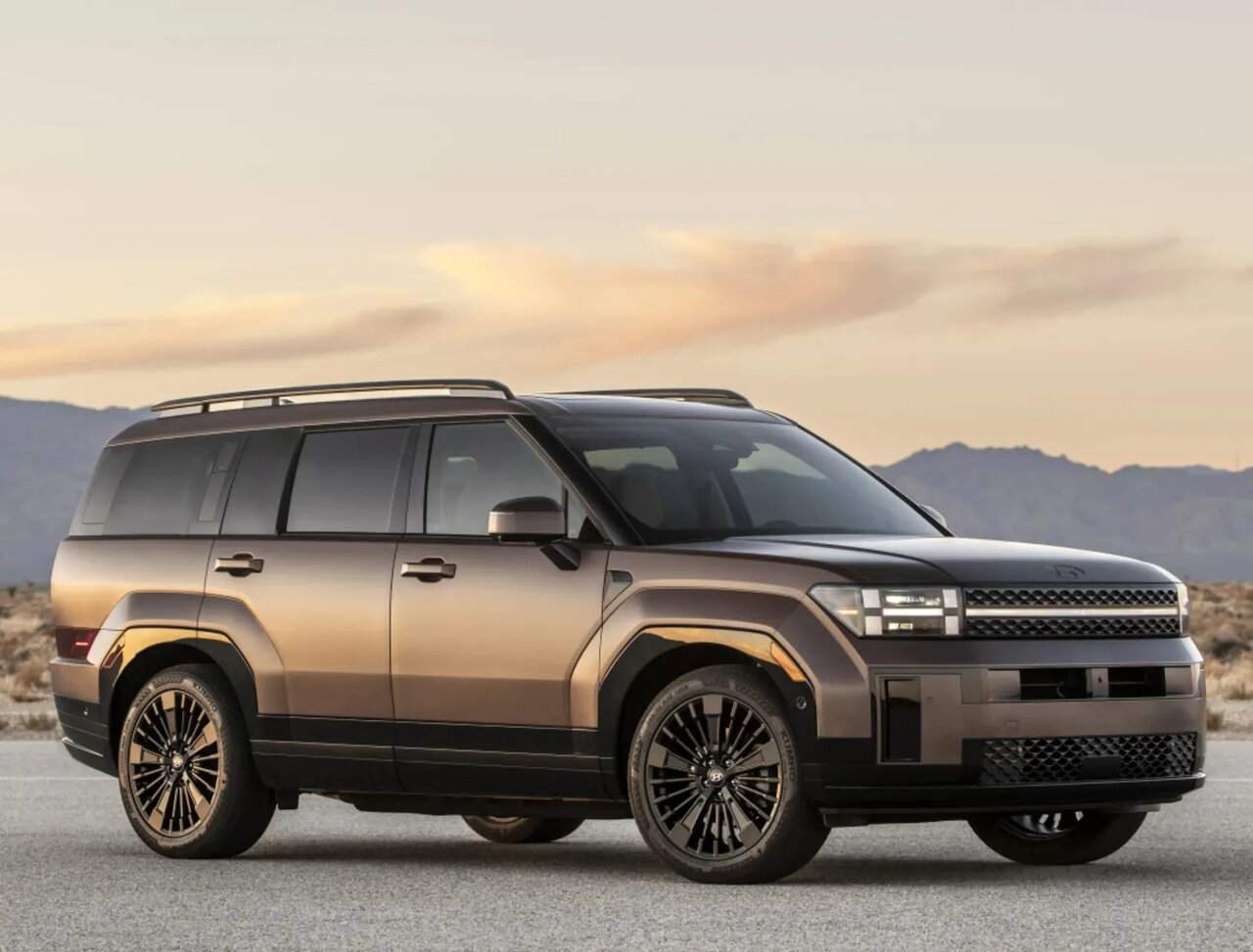 سانتافه بهتر است یا سورنتو؟ / مقایسهای بین جدیدترین شاسیبلندهای بازار /عکس