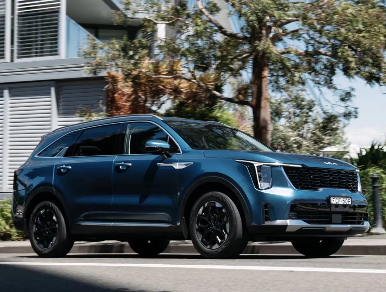 سانتافه بهتر است یا سورنتو؟ / مقایسهای بین جدیدترین شاسیبلندهای بازار /عکس