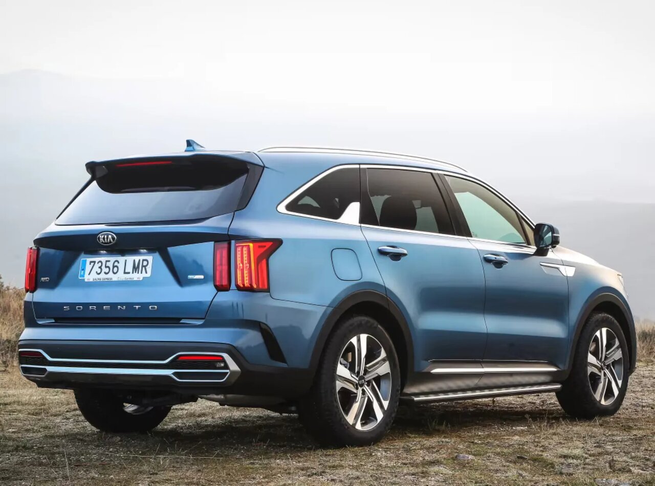 سانتافه بهتر است یا سورنتو؟ / مقایسهای بین جدیدترین شاسیبلندهای بازار /عکس