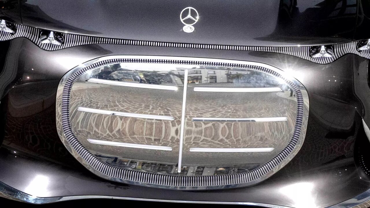 تغییر مسیر عجیب مرسدس بنز / وقتی لوکس بودن کافی نیست /عکس