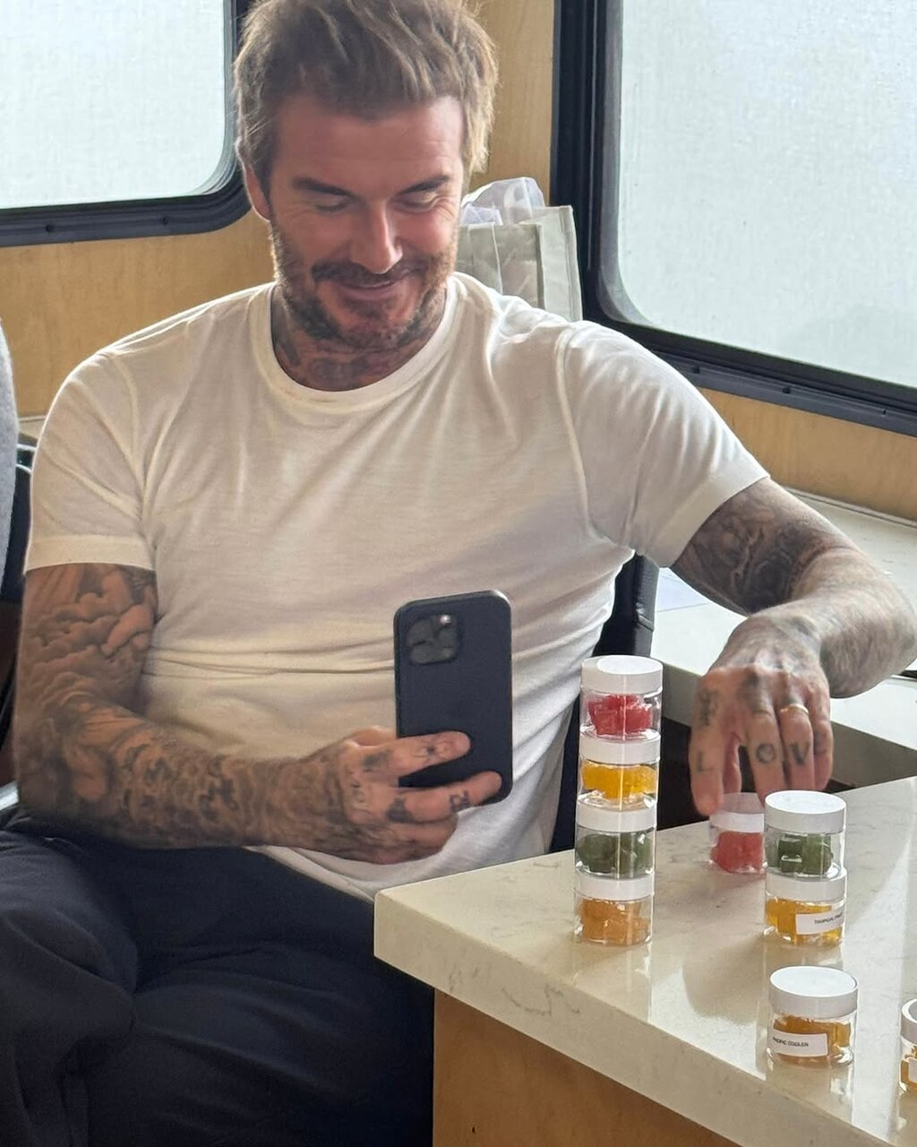 عکس | تجارت جدید دیوید بکام عسل؛ اسطوره انگلیسی زنبوردار شد!