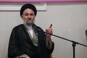 انتقاد صریح امام جمعه بروجرد نسبت به دخالت غیر قانونی نمایندگان در انتصابات