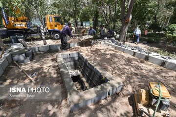 تصاویر | آمادهسازی آرامگاه استاد فرشچیان در اصفهان
