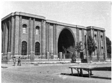 هوش مصنوعی مترجمان را خانه نشین می کند / مدرنیته ایرانی نوعی جنبش ترجمه بود / برجسته‌ترین اندیشمندان معاصر ایران در علوم انسانی اغلب مترجم بوده‌اند