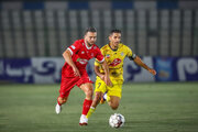 ببینید | ویدیوی باشگاه فجرسپاسی علیه پرسپولیس؛ به نظر شما رفیعی باید در این صحنه اخراج میشد؟