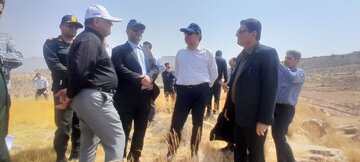 بازدید گسترده مسئولان ارشد از اراضی شهرستان  اندیکا