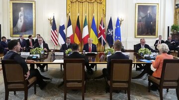 آکسیوس: آمریکا احتمالا از مذاکرات صلح اوکراین کنارهگیری میکند آکسیوس: آمریکا احتمالا از مذاکرات صلح اوکراین کنارهگیری میکند