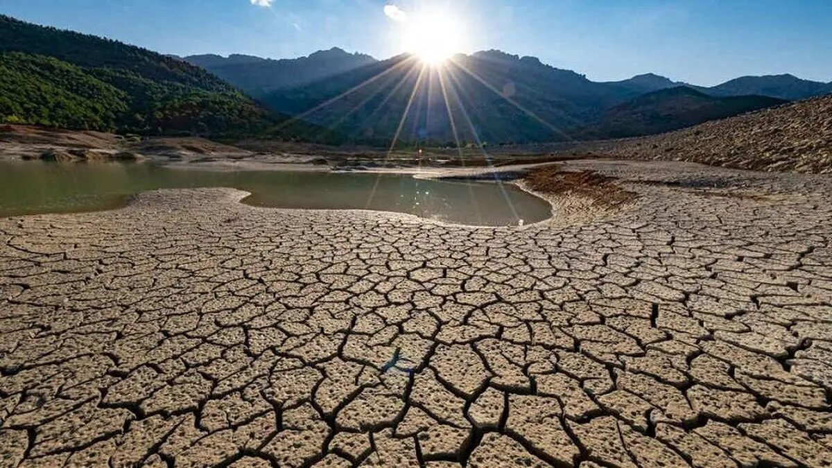 سدسازی و انتقال آب؛ فریبکاری در مدیریت آب/ ایران جزو ۱۰ کشور اول تولید گازهای گلخانه‌ای/ مسئولان ما خود را به نشنیدن زده‌اند