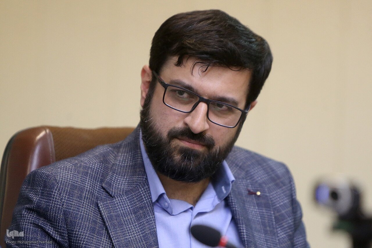 حمله معاون وزارت ارشاد در دولت سیزدهم به موافقان مذاکره؛اختلال روانی دارند/ دوست دارند ذلیل باشند/به تعبیر قرآن محبت غرب در پوست و گوشت‌شان جاری است