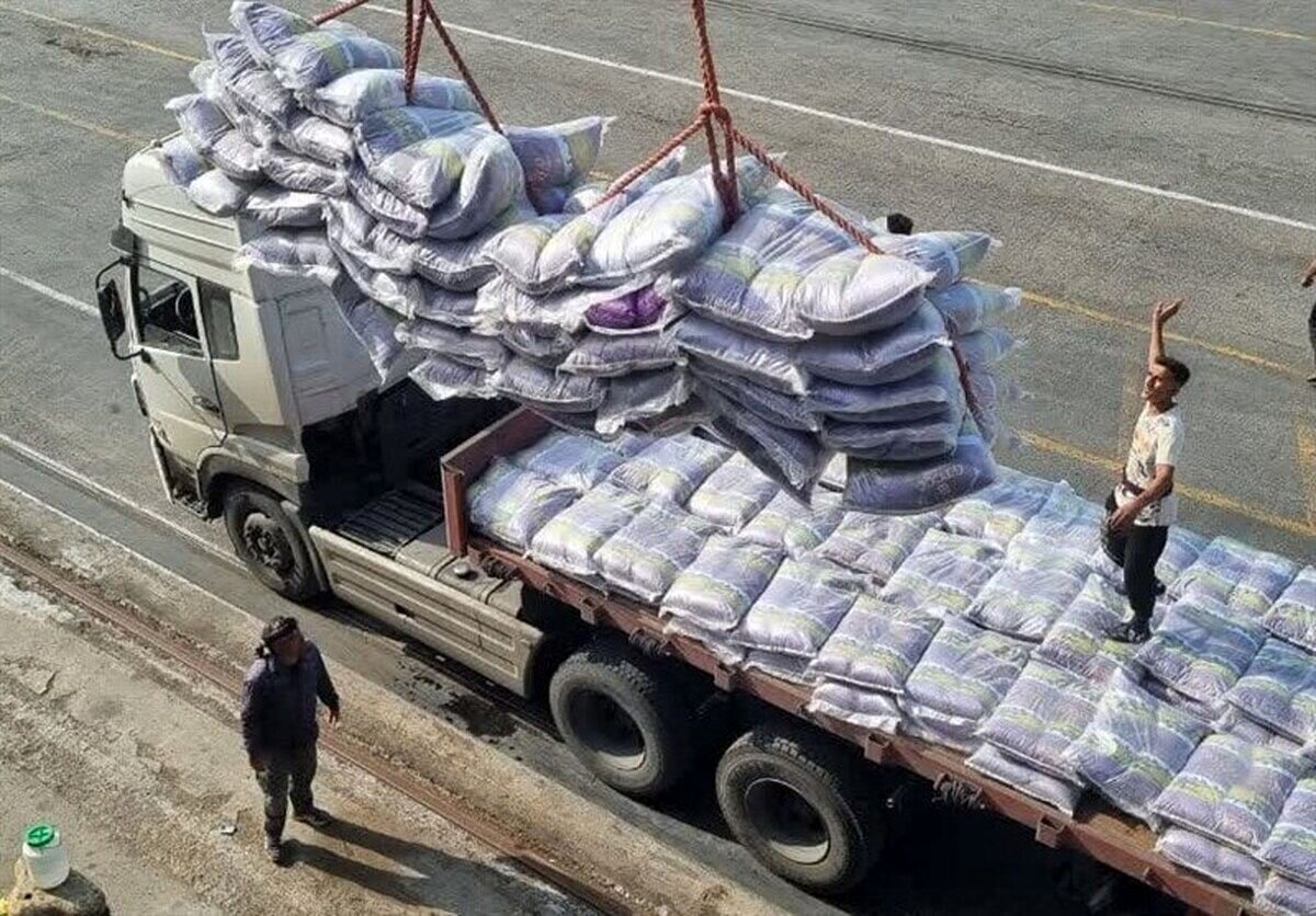 دلیل انحصار واردات برنج و سایر کالاهای اساسی در اختیار یک گروه خاص چیست؟ دلیل انحصار واردات برنج و سایر کالاهای اساسی در اختیار یک گروه خاص چیست؟