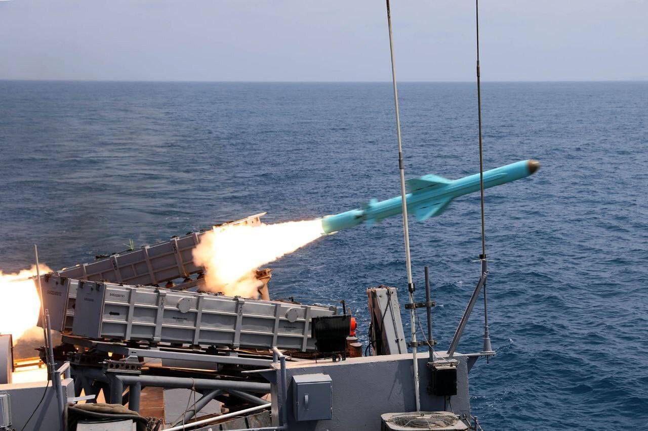 عکس هایی از رزمایش موشکی اقتدار ۱۴۰۴ نیروی دریایی ارتش