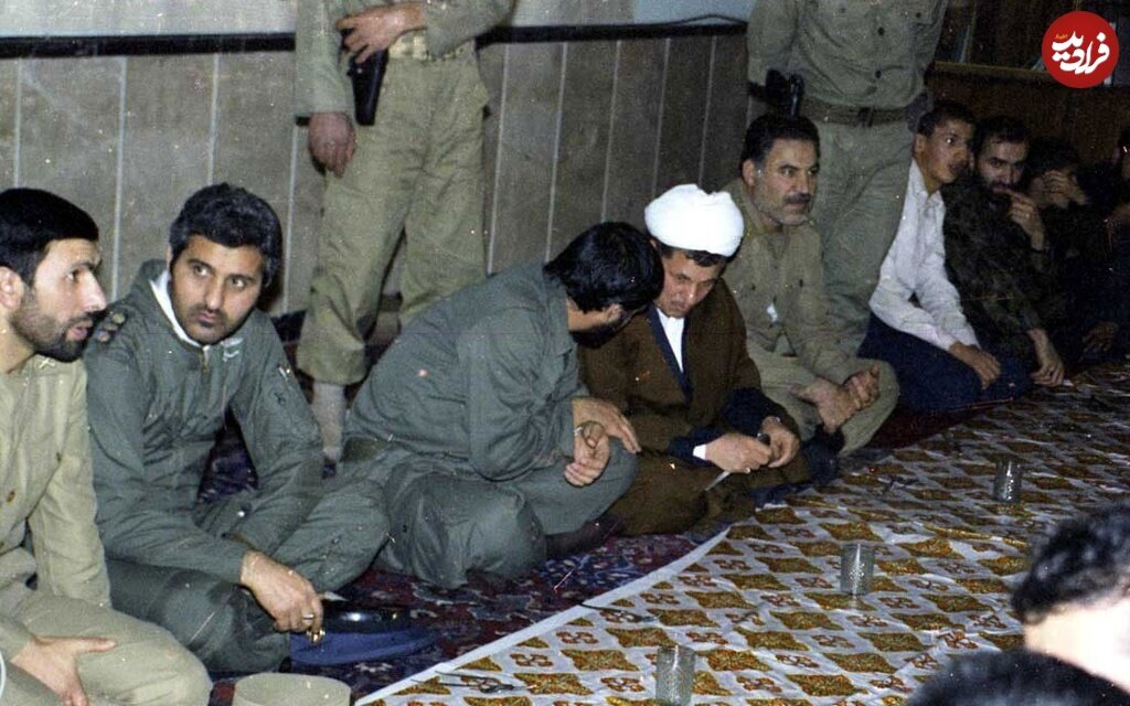 عکس/ صیاد شیرازی، هاشمی رفسنجانی و محسن رضایی سر سفره ناهار؛ دهه ۶۰