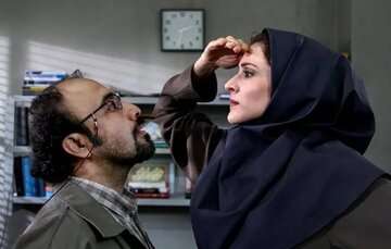 تلاش «هاوایی‌»‌ها و «خرچنگ‌»‌ها برای خنداندن زورکی مخاطب / چرا از شوخی‌های عطارانی درس نمی‌گیریم؟