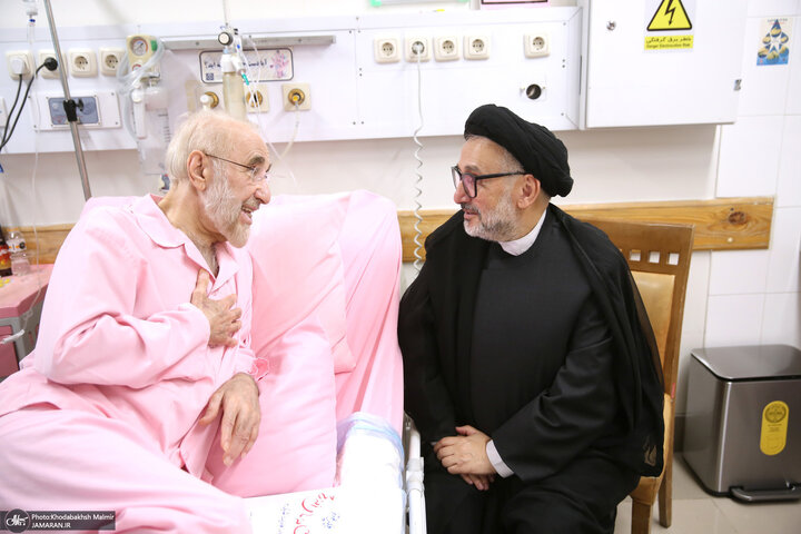 عیادت جمعی از شخصیت های سیاسی و فرهنگی از سید محمد خاتمی