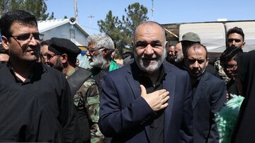تصاویر آخرین حضور سردار سلامی در جمع زائران امام رضا (ع)
