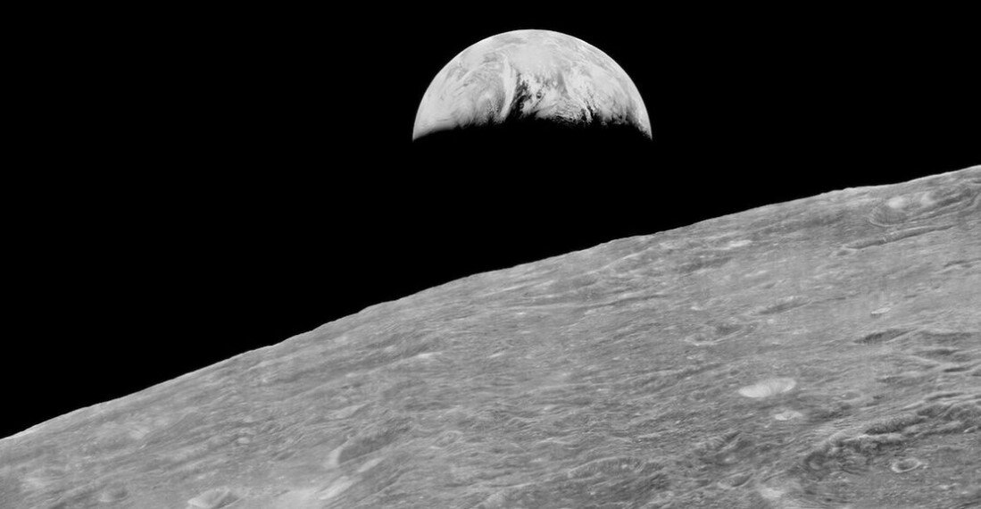 نخستین عکس زمین از مدار ماه / میراث فنی یک تصویر انقلابی