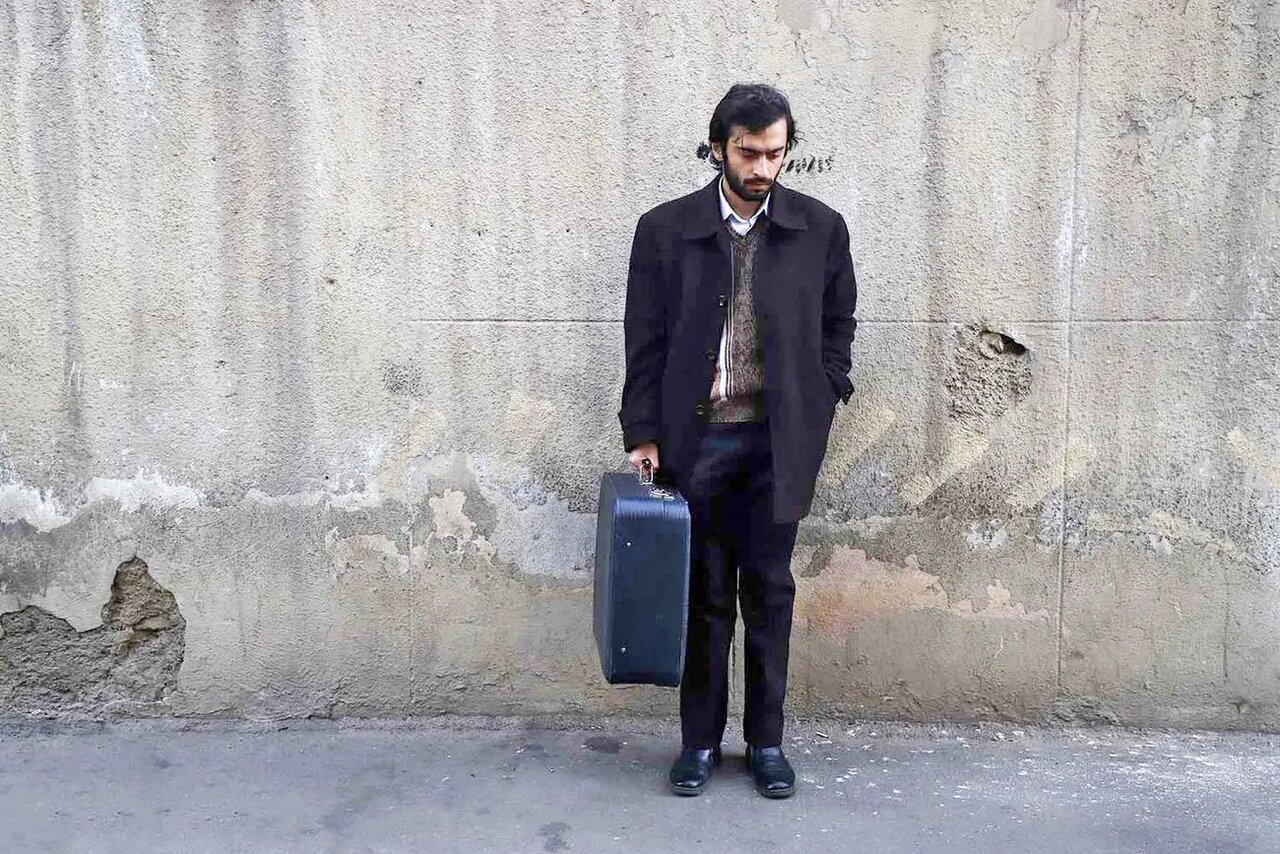 علی شادمان جایزهاش را به بازیگر تئاتر زندانی؛ حسین محمدی تقدیم کرد 2