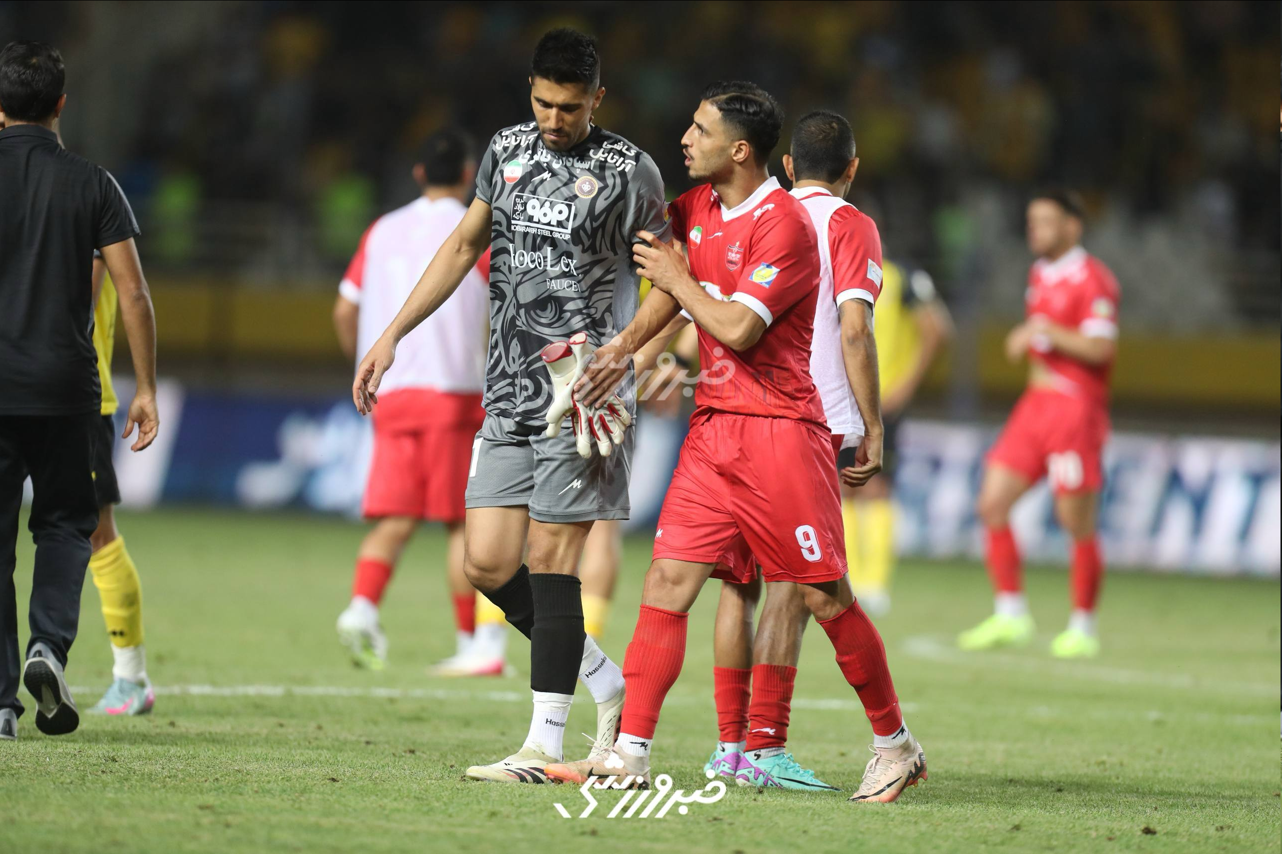 عکس | دلداری علیپور به حسینی!