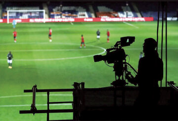 لیگ ایران و جهان شروع می شود اما کو مجری توانمند؟/ تلویزیون بعد از عادل و مزدک و فرشاد محمدی، گزارشگر ندارد