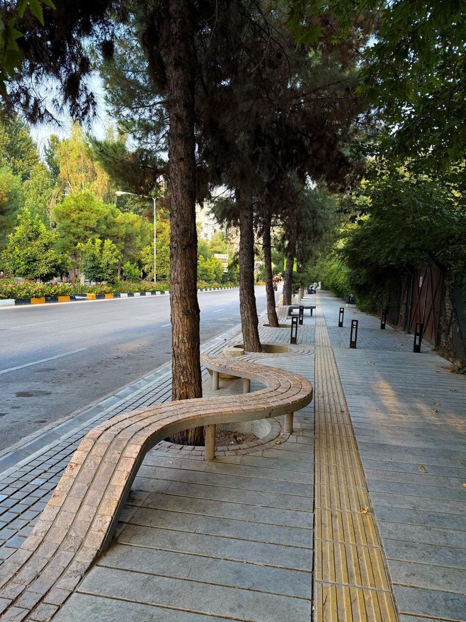 تصاویر | طراحی جالب یک پیاده‌رو در بلوار شاهد شیراز شیراز