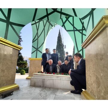 سفر معاون علمی رئیس‌جمهور با ادای احترام به مقام شهید گمنام استانداری مازندران