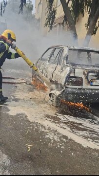 حریق خودروی پراید در الهیه جنوبی بندرعباس بدون خسارت جانی مهار شد