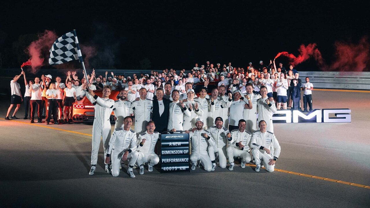 دور دنیا در ۸ روز با مرسدس بنز! / عکس