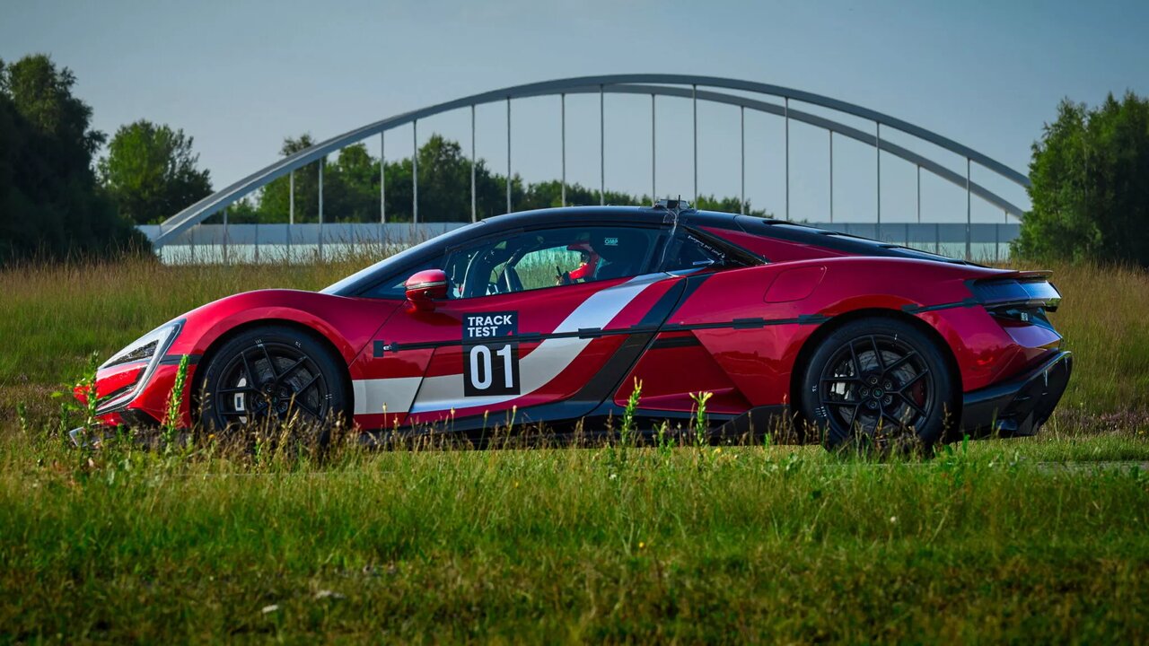 سریعترین خودروی برقی جهان / موشک چینی به سرعت ۴۷۲ کیلومتر در ساعت رسید