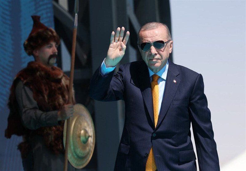اردوغان با زره و کلاهخود سلجوقیان و عثمانی به دنبال چیست؟