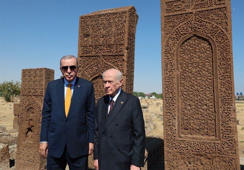 اردوغان با زره و کلاهخود سلجوقیان و عثمانی به دنبال چیست؟