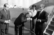 هویدا می‌گفت: نخست‌وزیر واقعی عکس روی دیوار است!