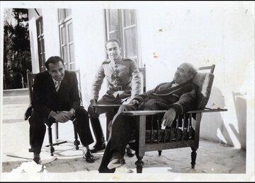 دوشنبه سیاهِ اشغال ایران، به رویات فرزند محمدعلی فروغی دوشنبه سیاهِ اشغال ایران، به رویات فرزند محمدعلی فروغی