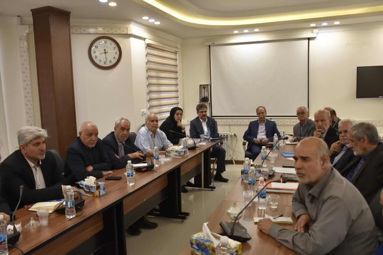 نشست با کارکنان صندوق بازنشستگی استان یزد نشست با کارکنان صندوق بازنشستگی استان یزد