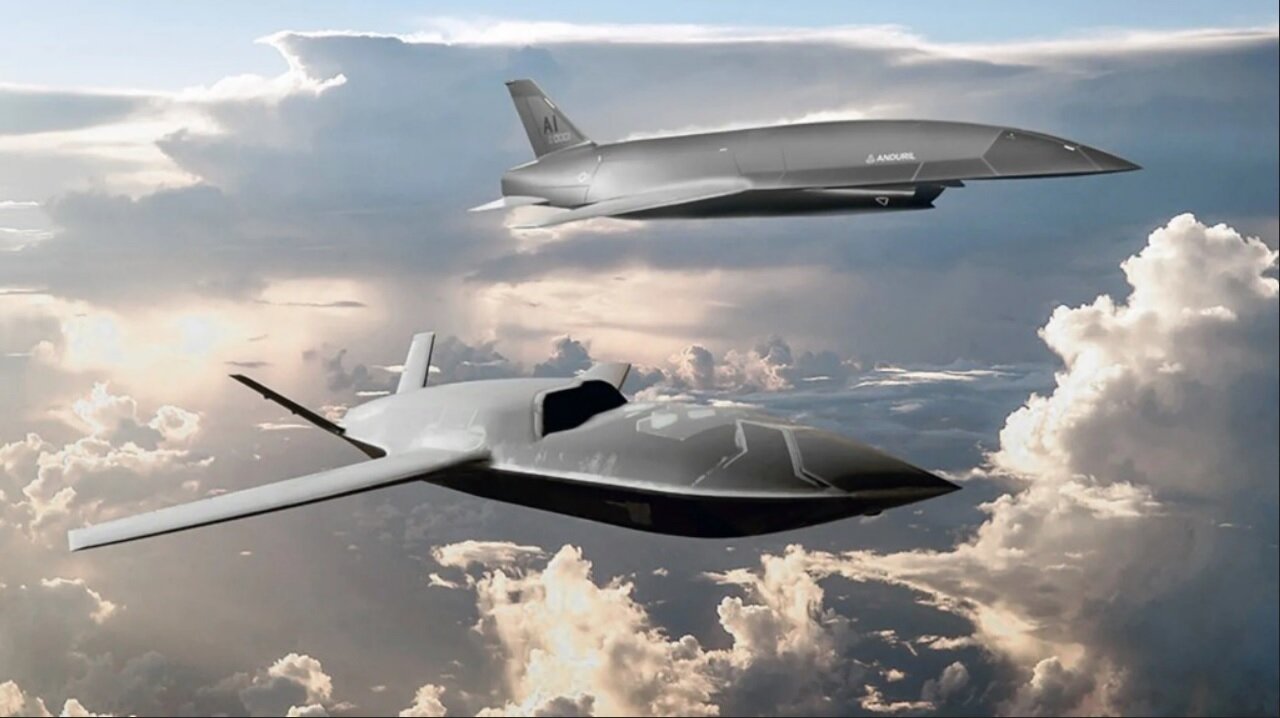 پهپاد پنهانکار با قابلیت سوختگیری هوایی