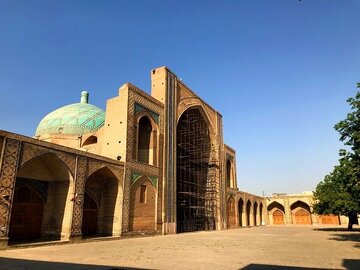پس از 15 سال بالاخره داربستهای این مسجد جمعآوری شد