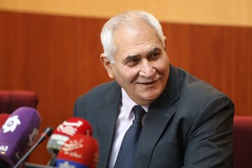 رئیس فدراسیون بینالمللی وزنهبرداری: مردم ایران قوی و استوار هستند / خواستههای ایران را برآورده میکنم / نسل جدید ایران میتواند سرنوشتساز باشد