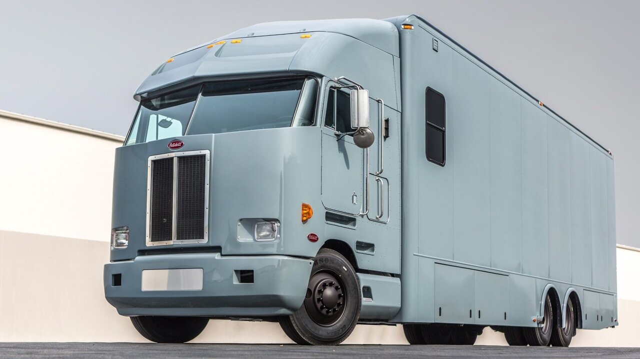 وقتی یک «کلاه ایمنی» دنیای کامیونها را تکان داد / با پیتربیلت ۳۷۲ آشنا شوید /عکس