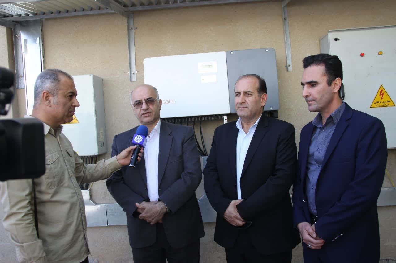 بهره برداری از پست برق و نیروگاه خورشیدی ۸۳ کیلوواتی بروجرد