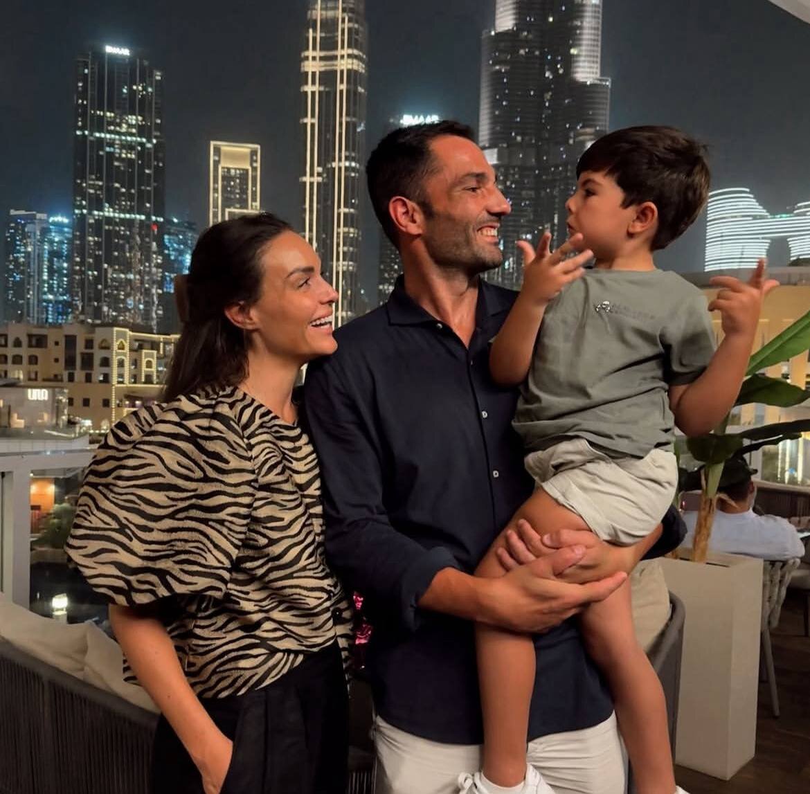 عکس | سفر خانوادگی بمب تابستانی استقلال به دبی