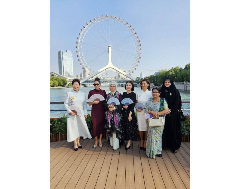 عکس دختر پزشکیان در کنار همسران روسای جمهور عضو شانگهای