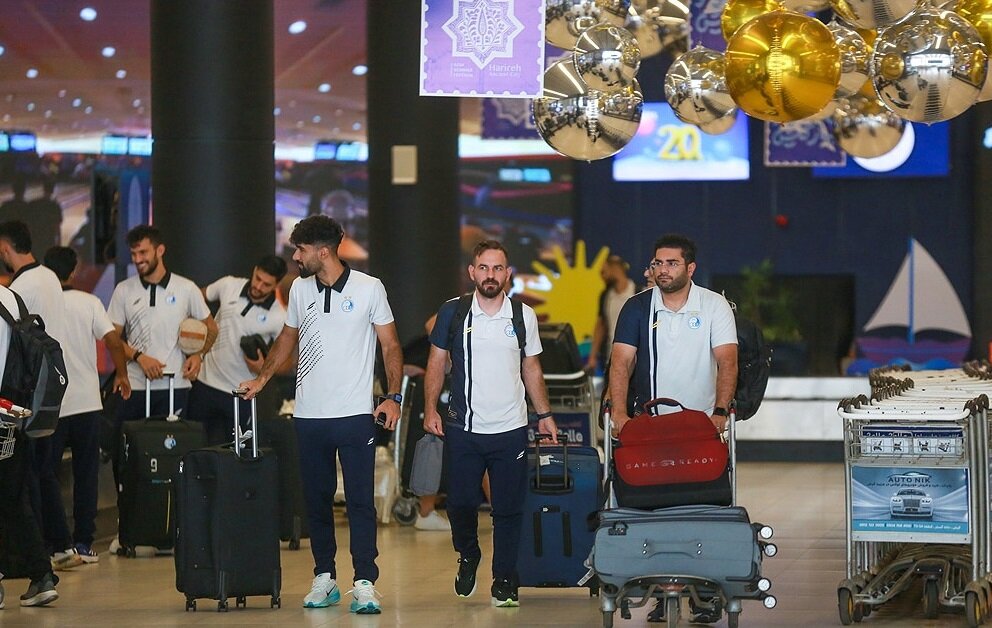 عکس| فرود استقلالی‌ها در امارات