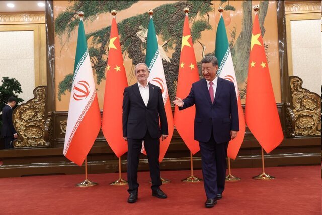 عکسی از دیدار پزشکیان با رئیس جمهور چین