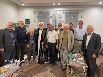دیدار کروبی با اعضا سازمان مجاهدین انقلاب اسلامی: مردم انقلاب نکردند در زمستان گاز و در تابستان آب و برق نداشته باشند + کروبی و بهزاد نبوی در یک قاب